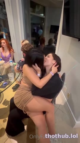 Alinity OnlyFans leaked Alinity Fandy Lesbian French Kiss PPV Onlyfans on HDthot