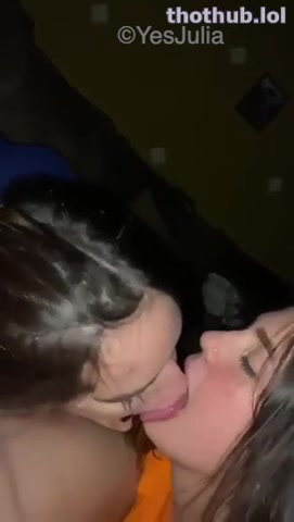 OnlyFans leaked Model Julia Gadziomska kissing on private party on HDthot