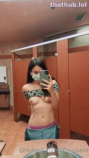 Effycutiexx  nude in public