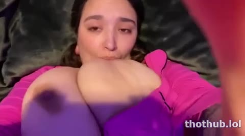 OnlyFans leaked gelluh sucking her own tits on HDthot