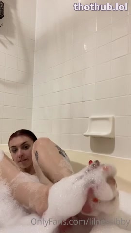 OnlyFans leaked Lilnessybby bathtub masturbation on HDthot