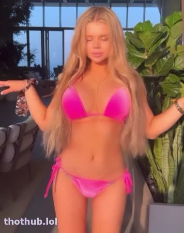 OnlyFans leaked Zolotova in pink bikini on HDthot