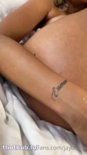 Jaydafire Masturbating With Her Dildo On Bed