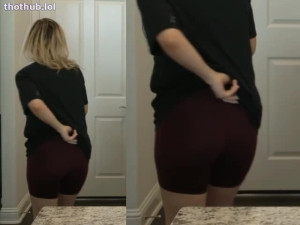 Malena/Twitch/Nmplol Showing Ass In Shorts