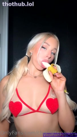 OnlyFans leaked Charlotte Parkes Sucking On Banana With Her Juicy Lips on HDthot