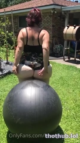 OnlyFans leaked Hourglassleigh bouncing that ass on HDthot