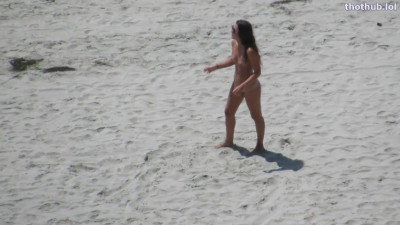 Fit Frisbee Nudist