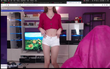 Grimoire Showing Thicc Ass To Twitch Stream