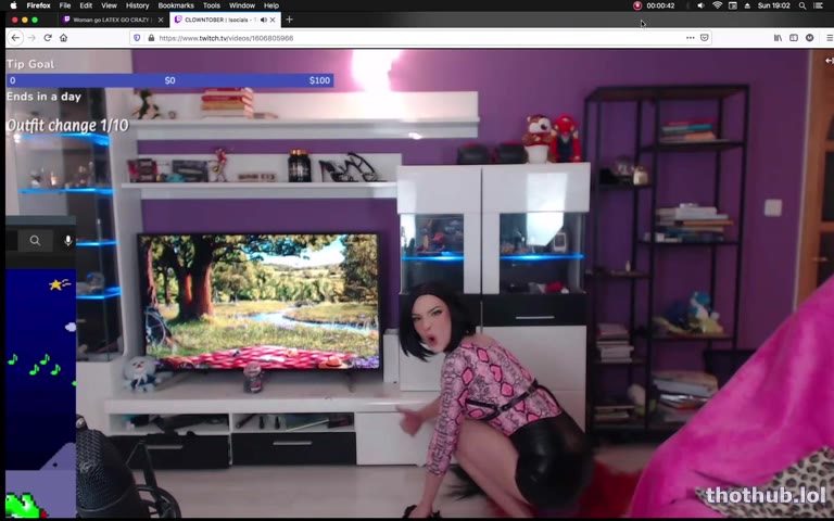 OnlyFans leaked Grimoire Sees Her Ass & Has To Show Twitch Chat More on HDthot