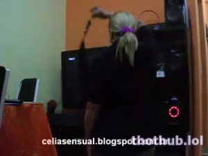 Celia sensualizando