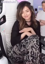 POKIMANE TWERKS ON STREAM OF