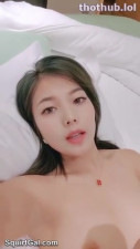 Asian tease & masturbate live