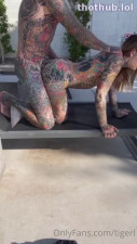 Tigerlilysuicide poolside sex