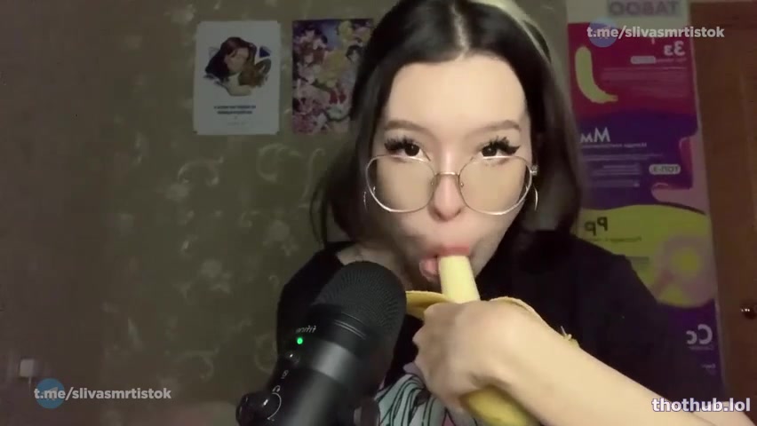 OnlyFans leaked Lezzy Bunny ASMR Sucking & Licking Banana on HDthot