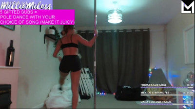 milmil pole dance on stream