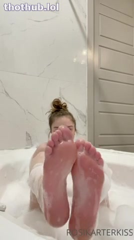 OnlyFans leaked ROSIEKARTERKISS ONLFANS NUDE BATH on HDthot