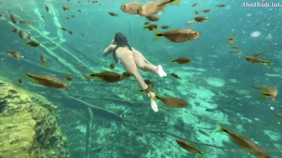 Serena Banks Swiming with fish. Nice ass.