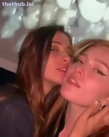 OnlyFans leaked Girls making out on HDthot