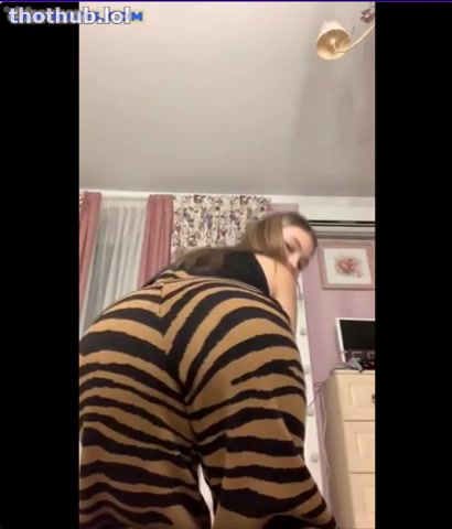 OnlyFans leaked Wow! webcam teen show her amazing ass on HDthot