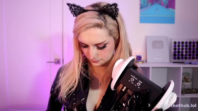 Busy B Asmr Catwoman Ear Eating