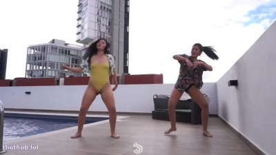 andreabrownv Sexy Twerking Video with Friend