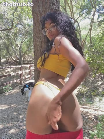 Princess Helayna OnlyFans leaked Princess H Twerking Outdoor on HDthot