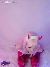 ZERO TWO HIDORI ROSE SUCKS ON DILDO