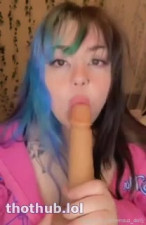 venomous_dolly sucking a dildo