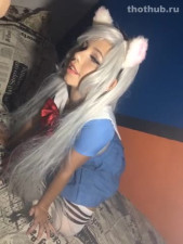 Shy otaku girl experimenting with girls (Video 4)