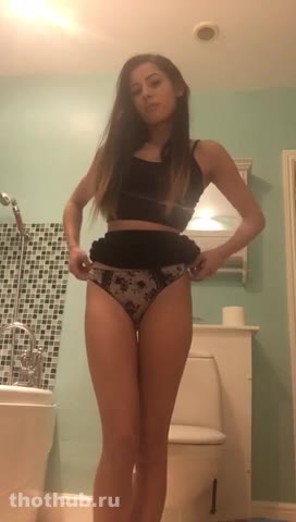 OnlyFans leaked British Teen Yasmin (Video 1) on HDthot