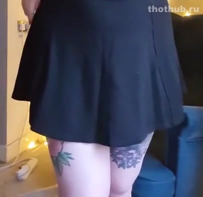 OnlyFans leaked Tatted Babe Raises Skirt on HDthot