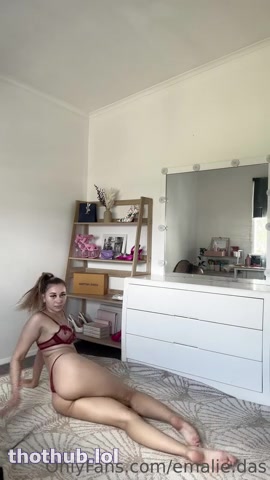 OnlyFans leaked Emalie Das New Routine on HDthot