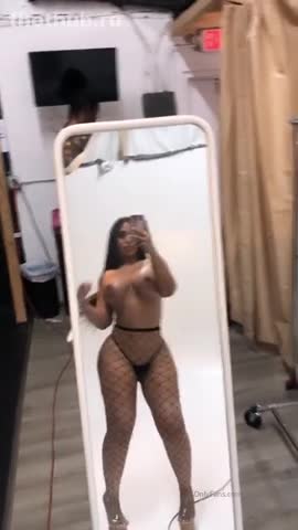 nom OnlyFans leaked Violet Got Cake (baddgalsteph) (Video 7) on HDthot