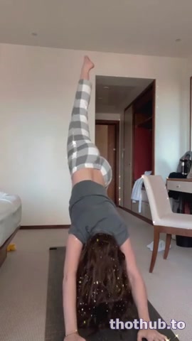 Cassandra Michaela OnlyFans leaked Cassie Nova - Morning Stretch on HDthot