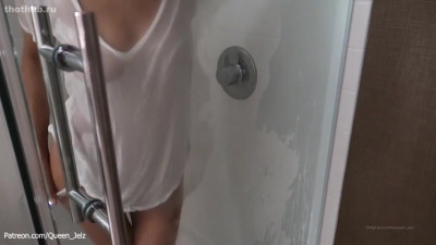 Queen Jelz - Shower