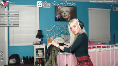 Courtney Smoke Dancing on Stream