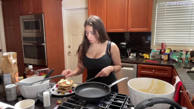 Sweet Anita Big Titty Cooking Twitch Stream