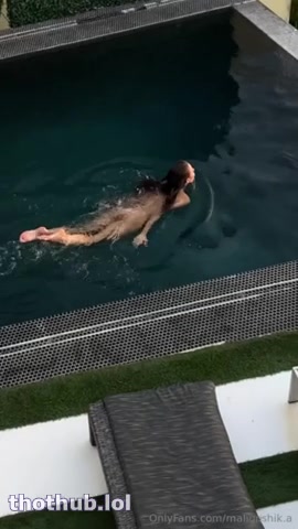 OnlyFans leaked Anna Malygon nude bare ass infinity pool on HDthot