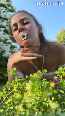 OnlyFans leaked Stefania with the flowers on HDthot