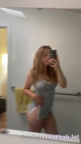 OnlyFans leaked Belle2525 Bathroom Video on HDthot