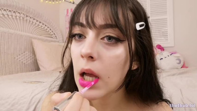 Lilli Lovedoll - Lipstick Oral Fixation